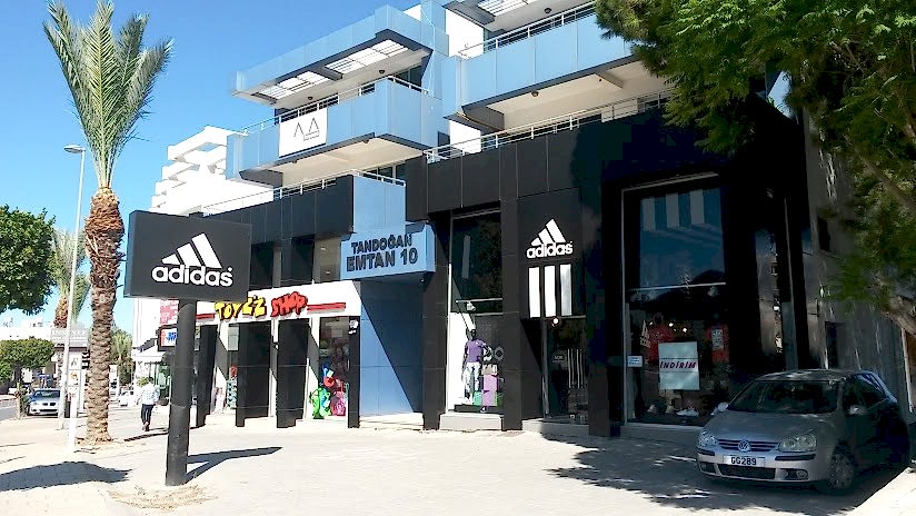 Adidas Girne